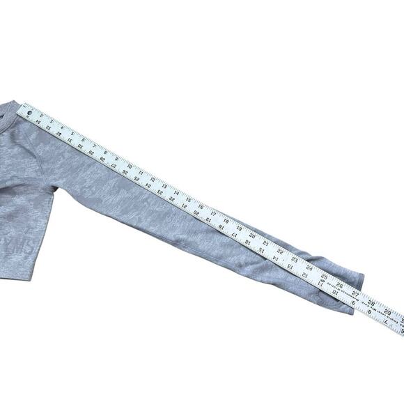 Gymshark Adapt Light Gray Camo Long Sleeve Crop Top Shirt Keyhole Back Size XS - Picture 6 of 9